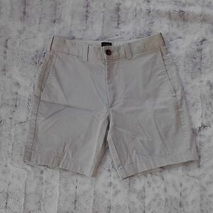 J Crew Mens Khaki Chino Flat Front Good Vacation Shorts.  Size 28.